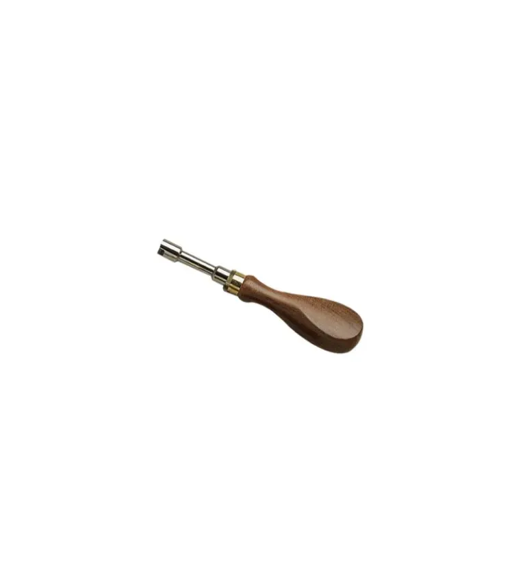 Clé à cheminée avec manche en bois 